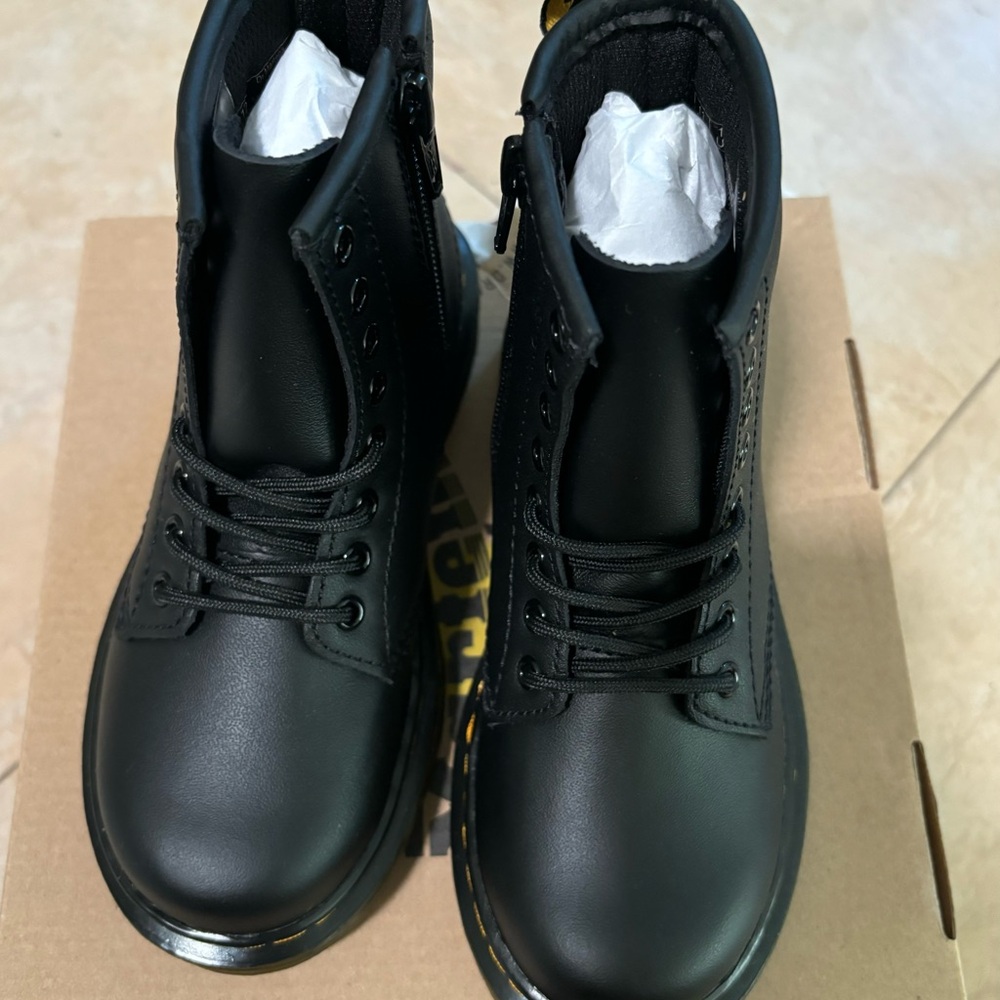 NEW in box Dr. Martens Kids Boots 12